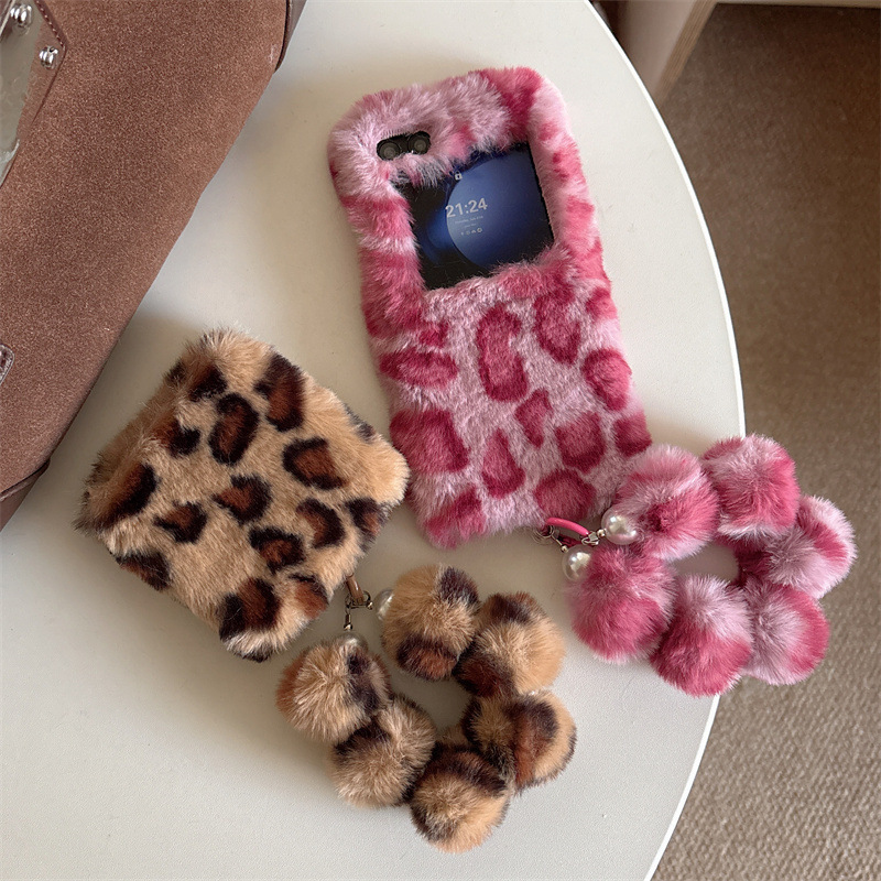 Samsung Accessories Phone - Fashion Leopard Print Fluffy Plush Wrist